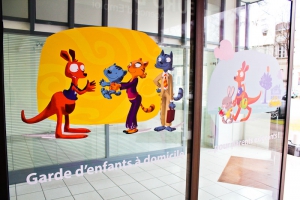 adhésif vitrine panneaux local angers