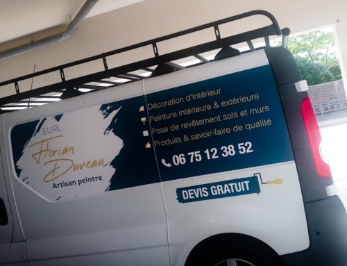 Impression et pose adhésifs sur Renault Trafic – Flocage véhicule Angers