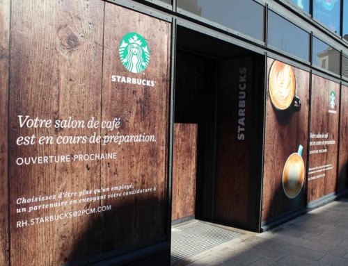 Pose adhésifs temporaires vitrine magasin Starbucks à Angers